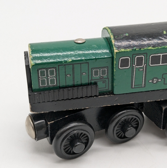 Thomas & Friends Wooden Railway Train Engine Derek - Picture 9 of 16